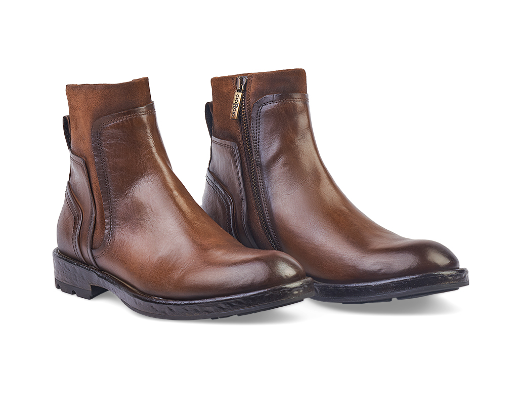 Brown calfskin Ankle Boots with insert and zip closure